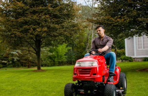 Lawn Tractors Thumbnail 1