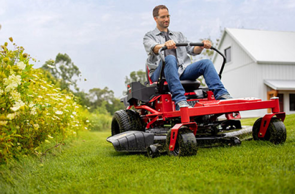 Lawn Tractors Thumbnail 3